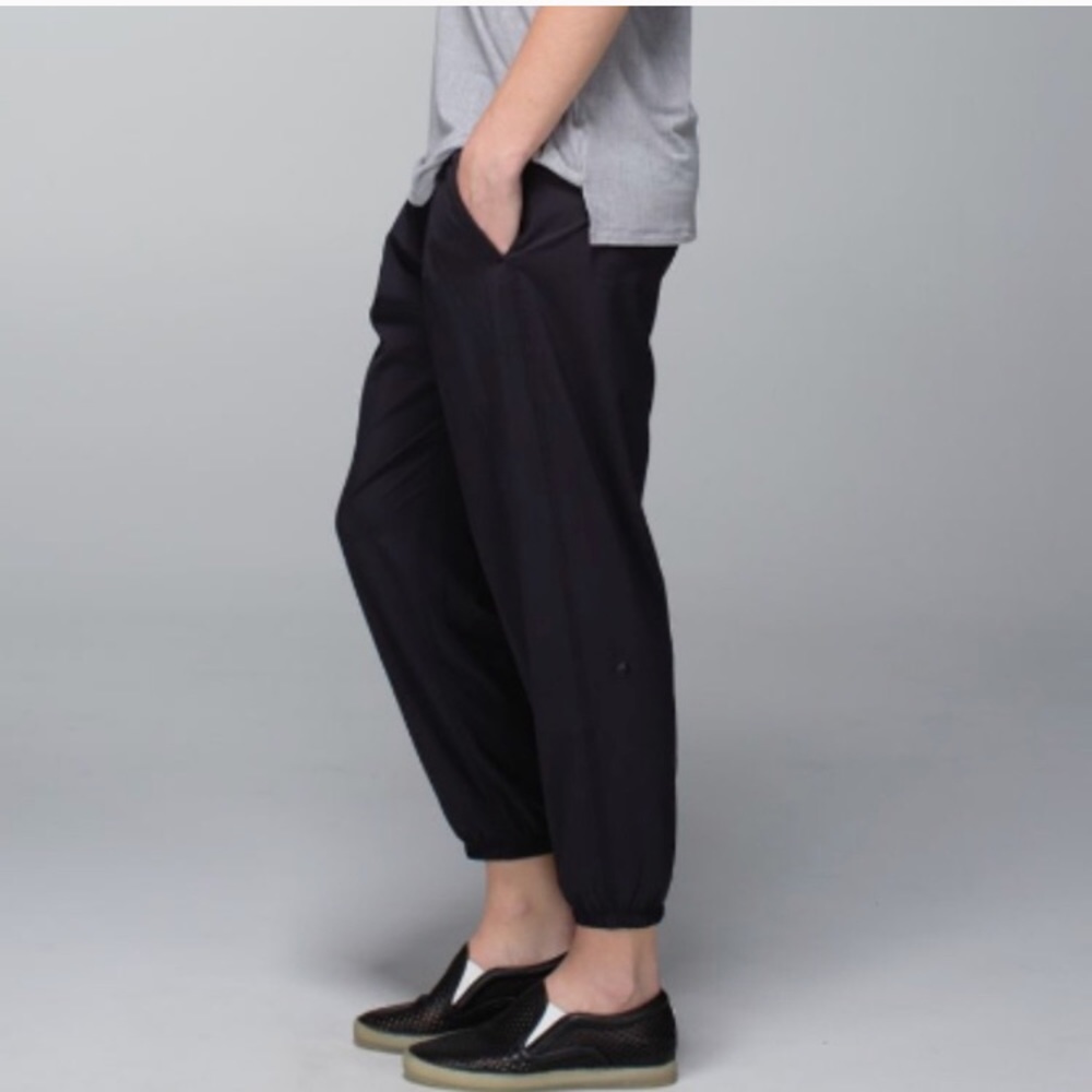 Lululemon NWOT Rollin with my omies 😎